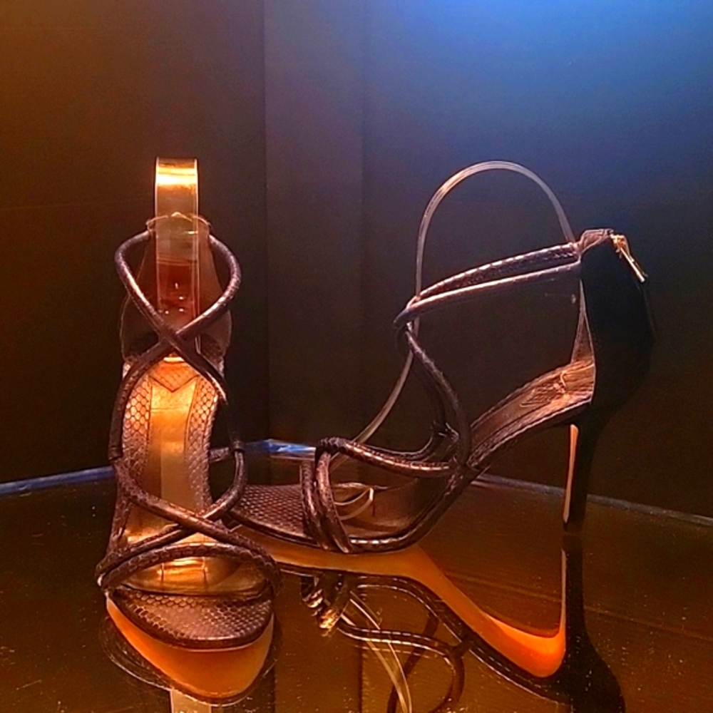 BRIAN ATWOOD dk.blue leather and black suede sandals sz 7, 3 heels